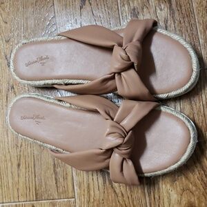 Ladies Sandals Size 9